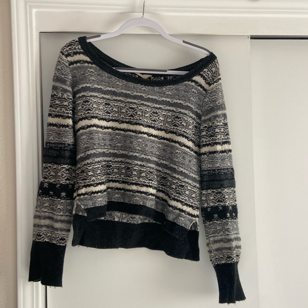 Cute Free People sweater, unique inside out design with cute elblow details